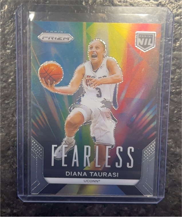 2025 Panini Prizm UConn #F-3 Diana Taurasi Fearless — front