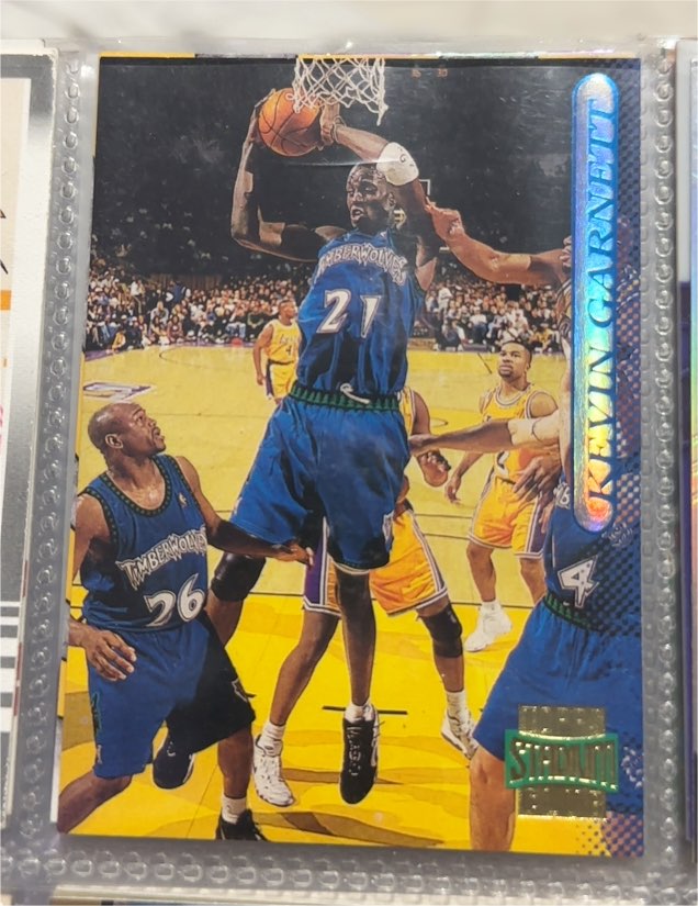 1996-97 Topps Stadium Club #177 Kevin Garnett — front