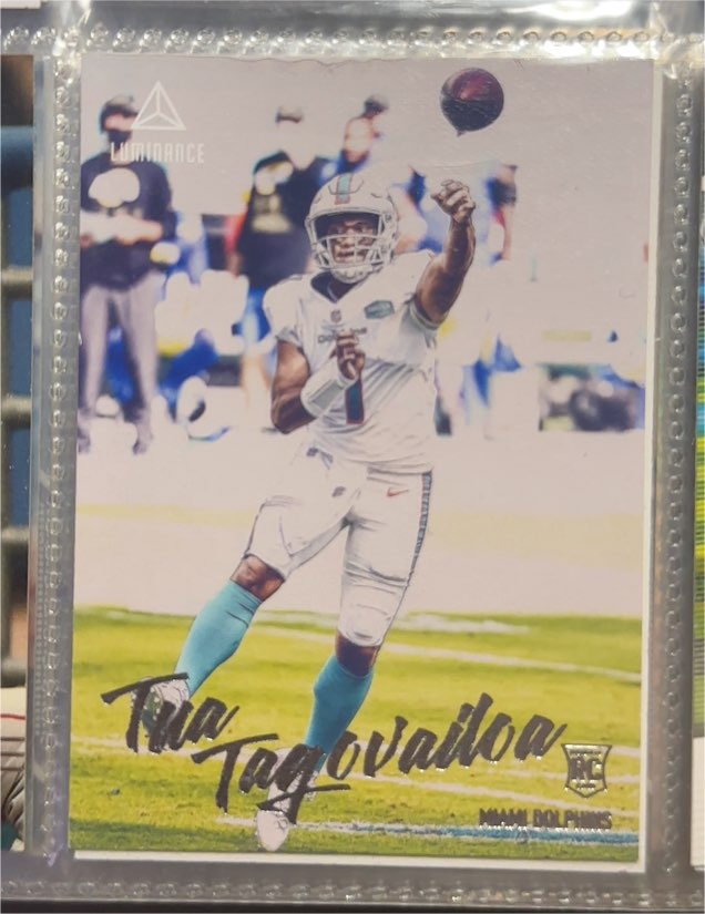 2020 Panini Chronicles Luminance #202 Tua Tagovailoa — front