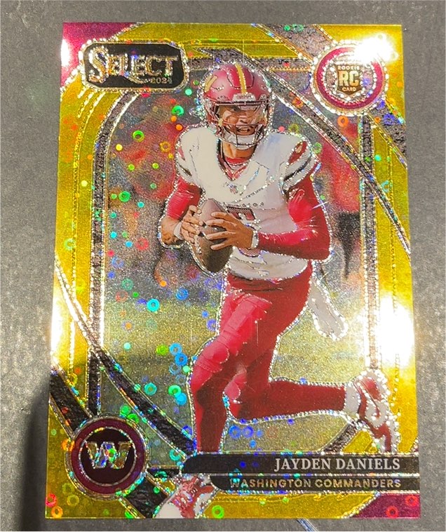 2024 Panini Select Jayden Daniels Gold Rookie Card — front
