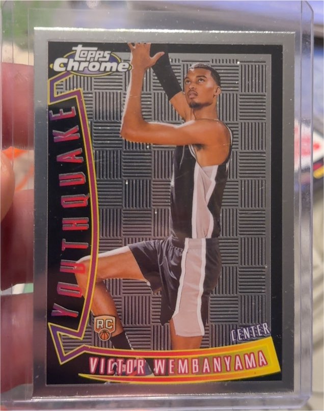 2023-24 Topps Chrome #YQ-1 Victor Wembanyama Youthquake Rookie — front