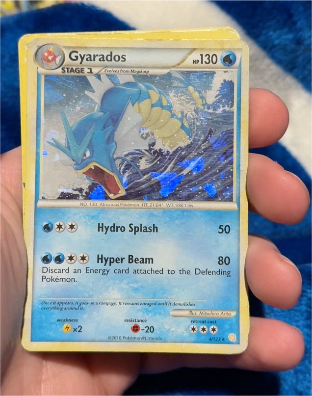 2010 Pokémon HeartGold SoulSilver #4 Gyarados — front