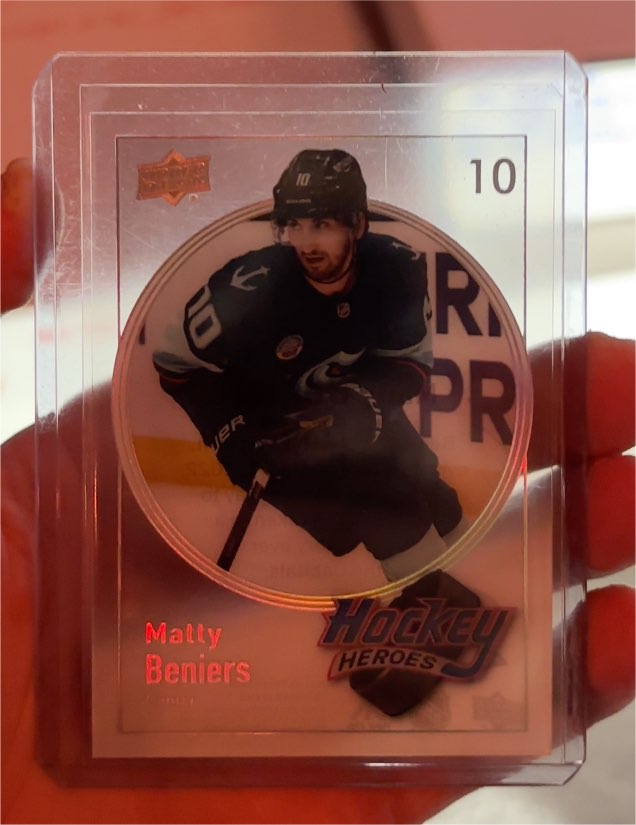 2023-24 Upper Deck Extended Series Hockey Heroes #HH-25 Matty Beniers — front