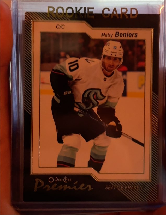 2023-24 O-Pee-Chee Premier #P-16 Matty Beniers — front