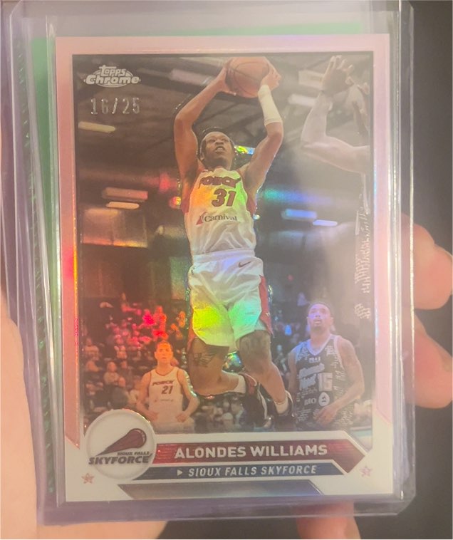 2023-24 Topps Chrome #16/25 Alondes Williams — front