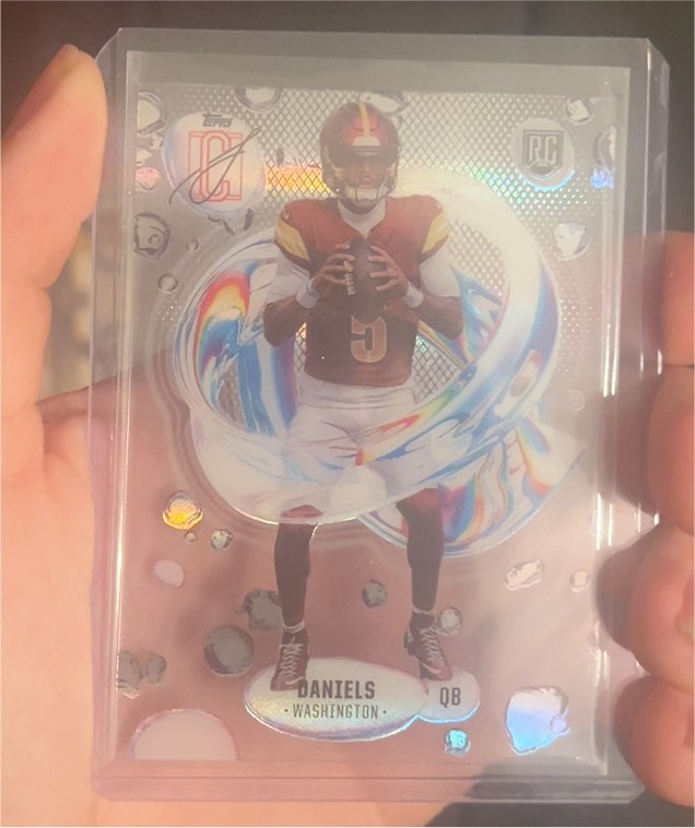 2025 Topps Signature Class Fluidity #F-2 Jayden Daniels — front