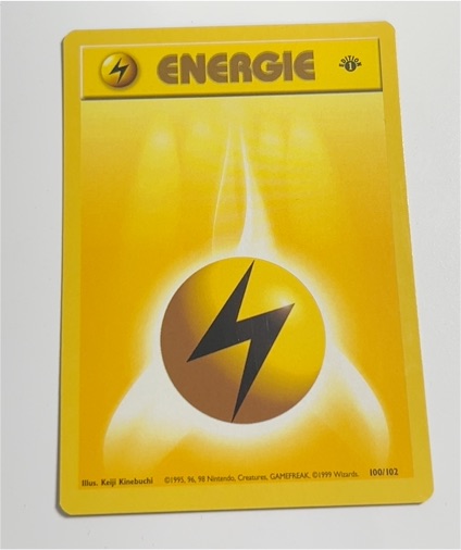 1999 Pokémon Base Set #100 Lightning Energy — front
