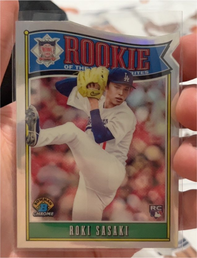 2025 Bowman Chrome #ROY-10 Roki Sasaki Rookie of the Year Favorites — front