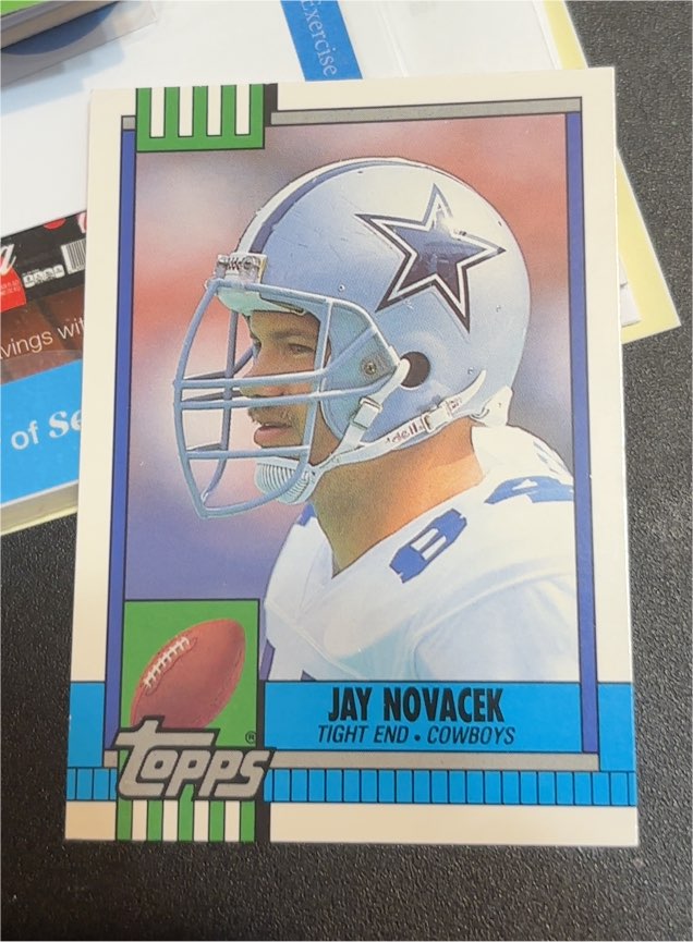1990 Topps Traded #72T Jay Novacek — front
