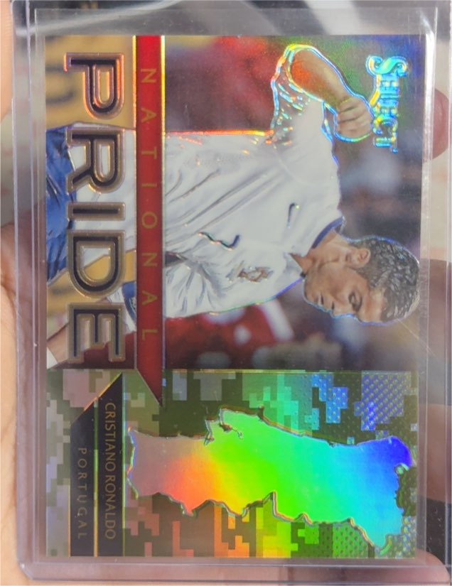 2015 Panini Select #31 Cristiano Ronaldo National Pride — front