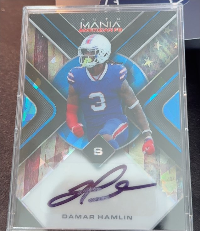 2022 Wild Card Auto Mania #AMTH3 Damar Hamlin — front