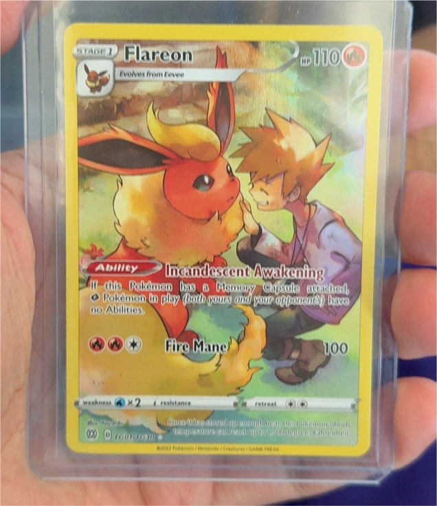2022 Pokémon TCG Brilliant Stars #TG01/TG30 Flareon Trainer Gallery Full Art Holo — front