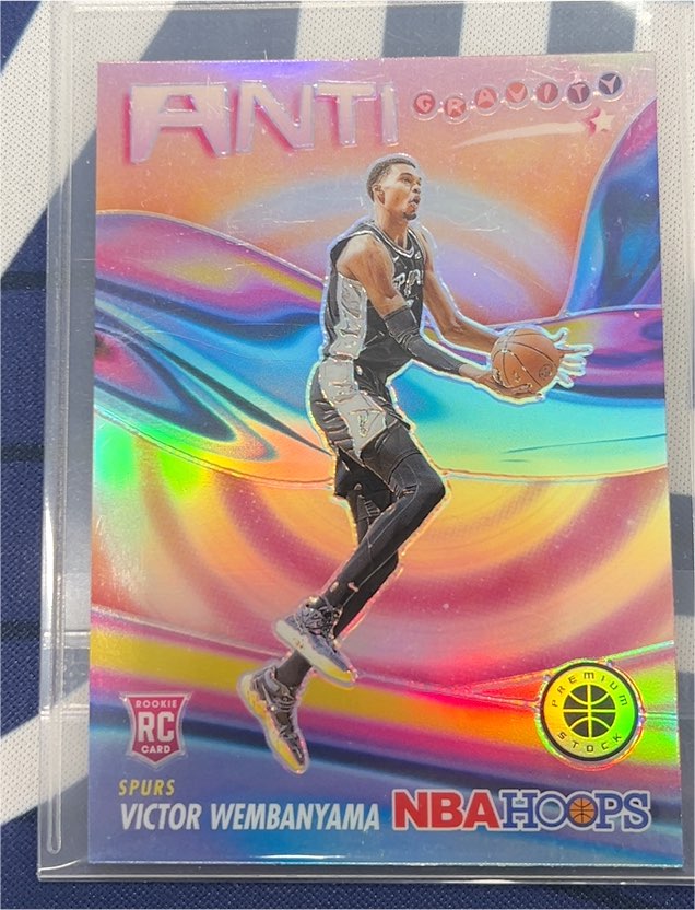 2023-24 Panini NBA Hoops Premium Stock #5 Victor Wembanyama Anti Gravity — front