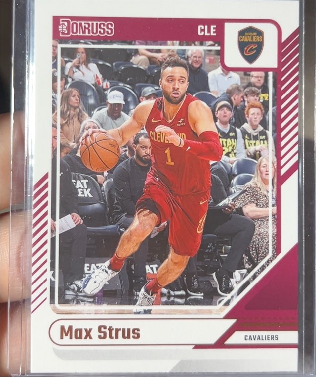 2024-25 Donruss #10 Max Strus — front