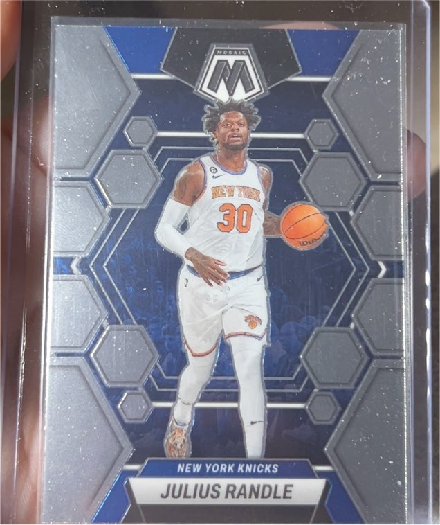 2022-23 Panini Mosaic #35 Julius Randle — front
