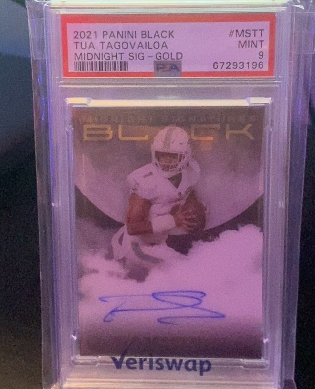 2021 Panini Black Tua Tagovailoa Midnight Sig - Gold — front