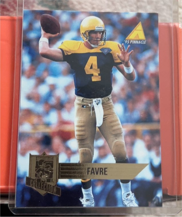 1995 Pinnacle Club Collection #94 Brett Favre — front