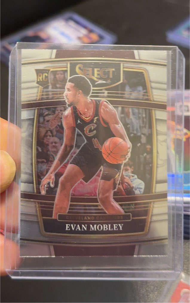 2021-22 Panini Select #5 Evan Mobley — front