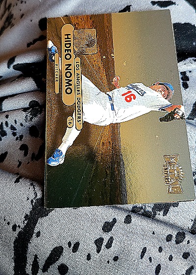 1998 Metal Universe #16 Hideo Nomo — front
