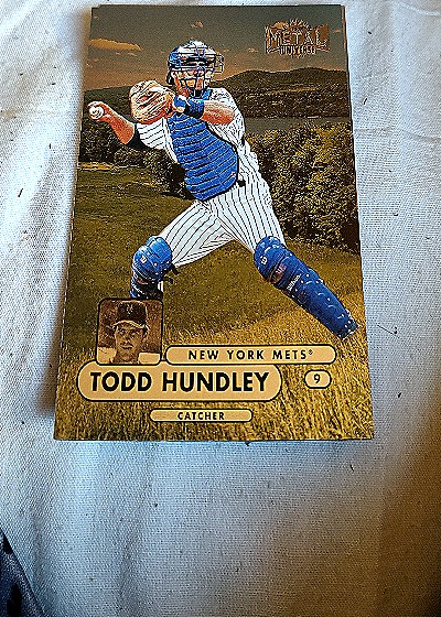 1998 Fleer/Skybox Metal Universe #9 Todd Hundley — front