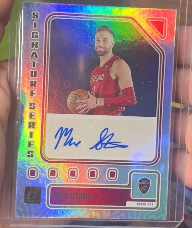 2023-24 Donruss Signature Series #SS Max Strus — front