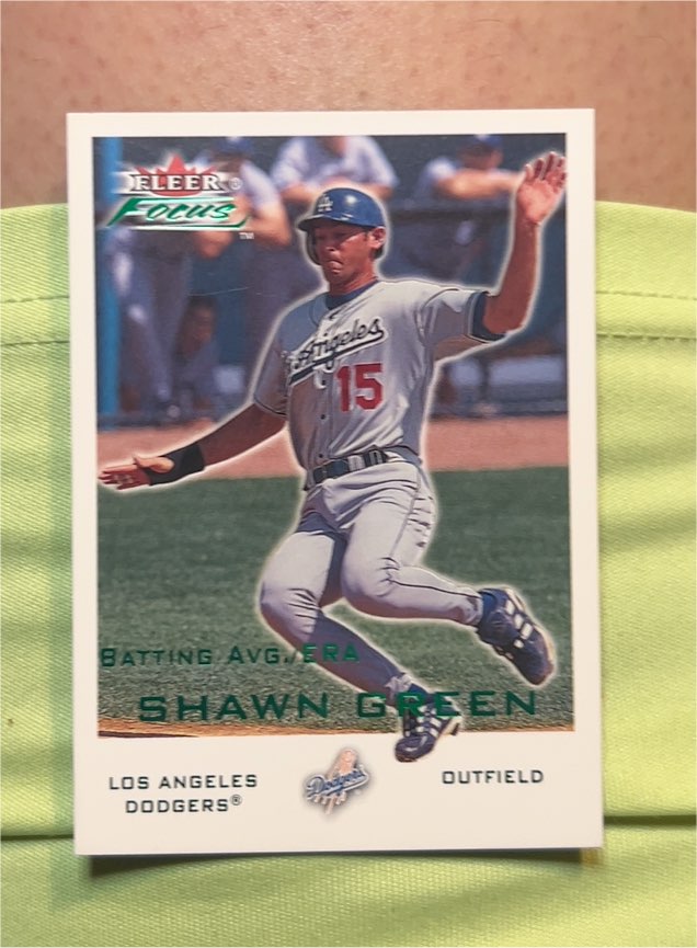 2001 Fleer Focus #61 Shawn Green — front