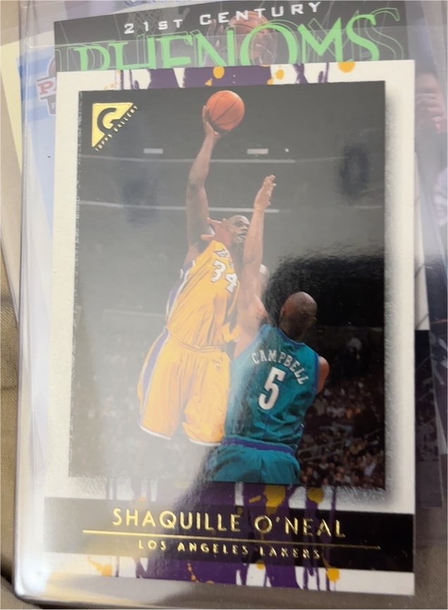 2000-01 Topps Gallery #30 Shaquille O'Neal — front