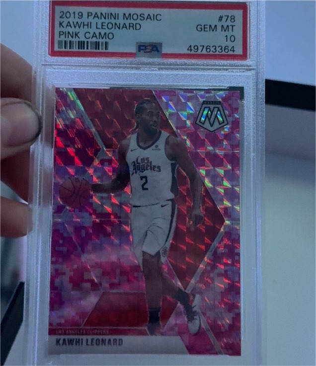 2019 Panini Mosaic #78 Kawhi Leonard Pink Camo — front
