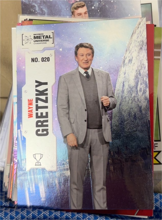 2022 Skybox Metal Universe Champions #020 Wayne Gretzky — front