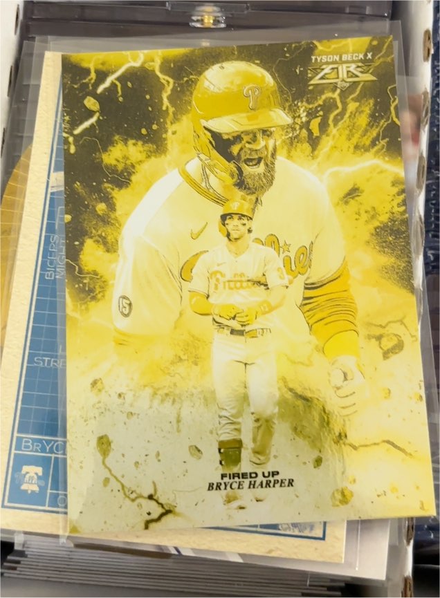 2022 Topps Fire #FIU-14 Bryce Harper — front