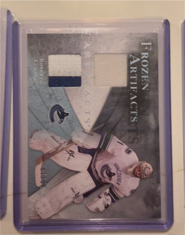 2003 Upper Deck Frozen Artifacts Roberto Luongo — front