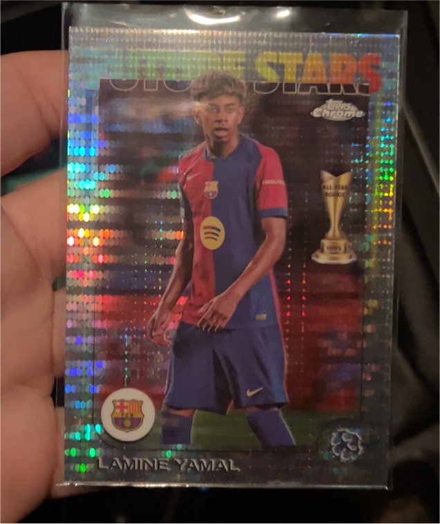 2024-25 Topps Chrome UEFA #27 Lamine Yamal Future Stars Wave Parallel — front