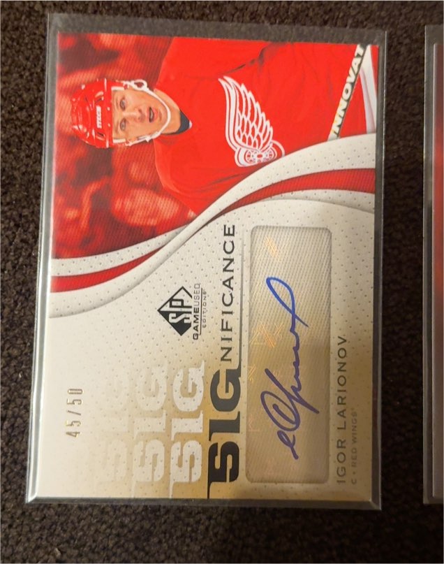 2010-11 SP Game Used SIGnificance #SIG-IL Igor Larionov — front