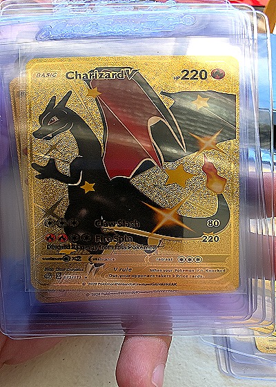 2020 Pokémon TCG Charizard V #079/073 — front