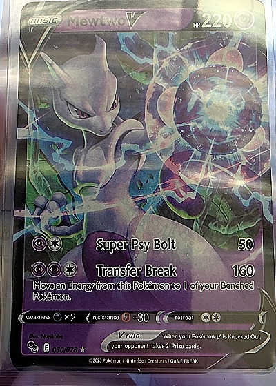 2022 Pokémon GO #030 Mewtwo V — front