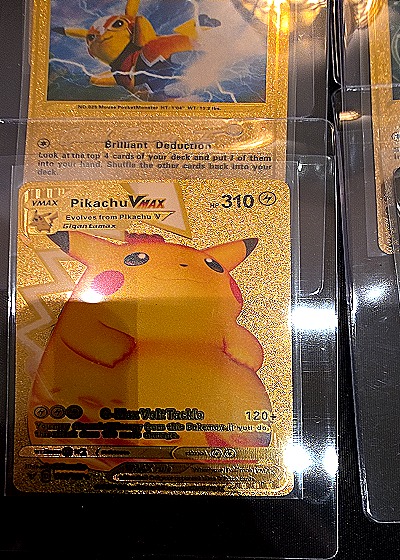 2020 Pokémon #044 Pikachu VMAX — front