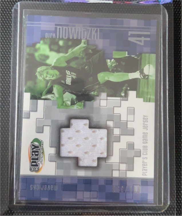 2001-02 Upper Deck Play Makers #41 Dirk Nowitzki — front
