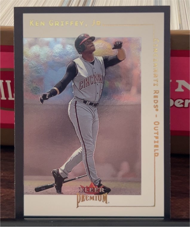2001 Fleer Premium #157 Ken Griffey Jr. — front