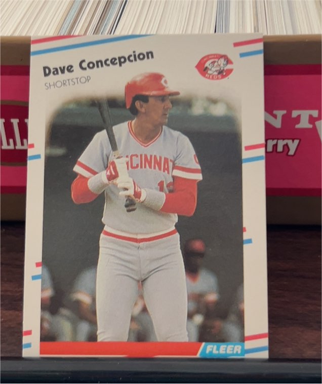1988 Fleer #229 Dave Concepcion — front