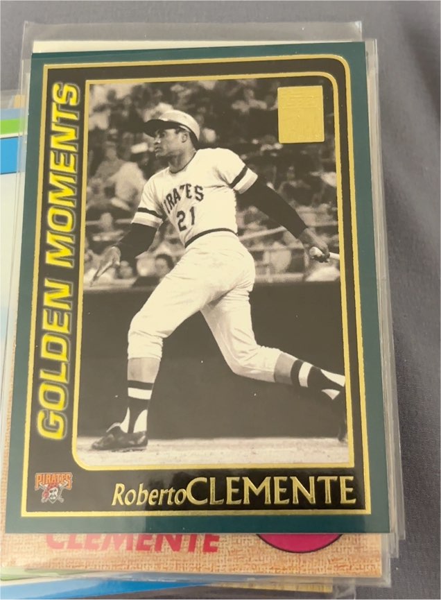 2001 Topps Golden Moments #784 Roberto Clemente — front