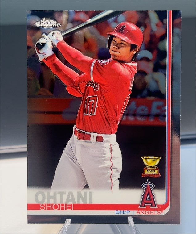 2019 Topps Chrome #1 Shohei Ohtani — front