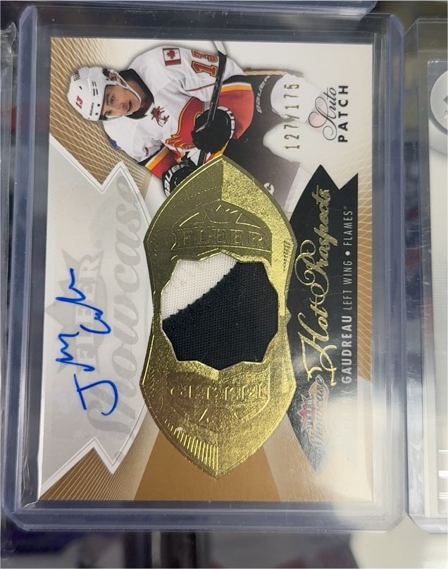 2014-15 Fleer Showcase Hot Prospects Patch Auto Johnny Gaudreau — front