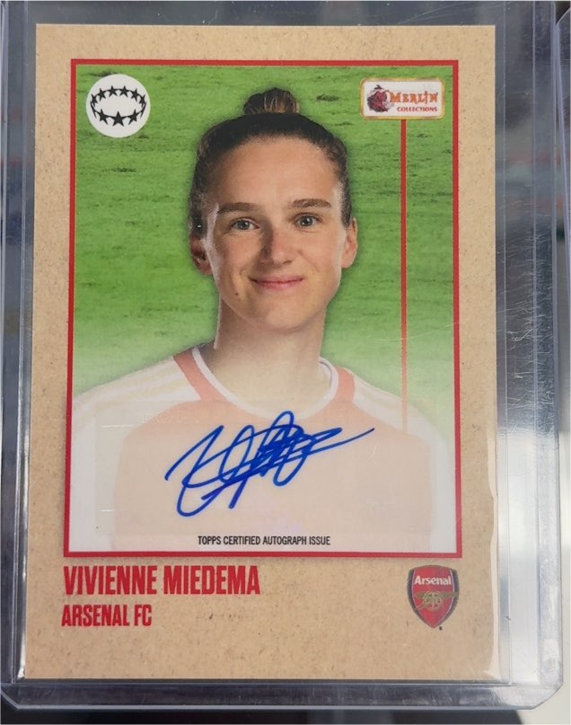 2023 Topps Merlin Heritage Vivienne Miedema — front