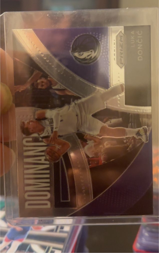 2021-22 Panini Prizm #10 Luka Doncic Dominance — front