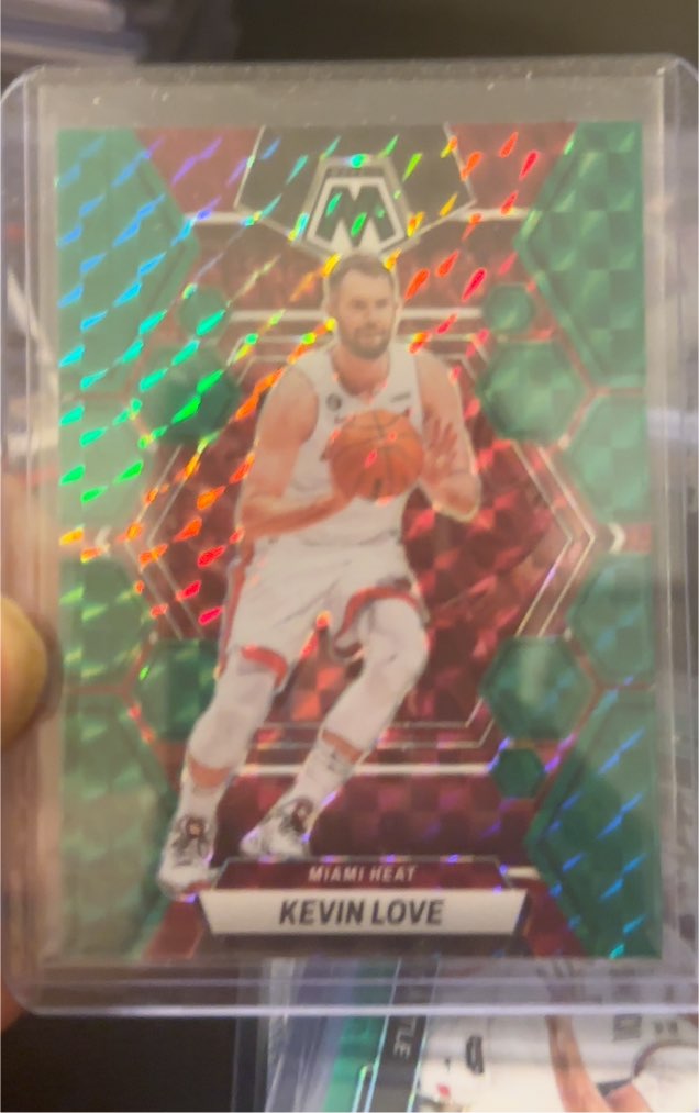 2022-23 Panini Mosaic #42 Kevin Love — front