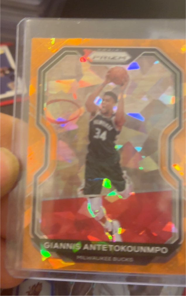 2022-23 Panini Prizm #96 Giannis Antetokounmpo — front