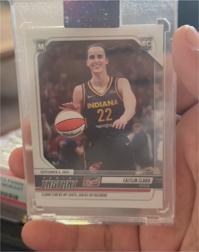 2024 Panini Instant #198 Caitlin Clark — front