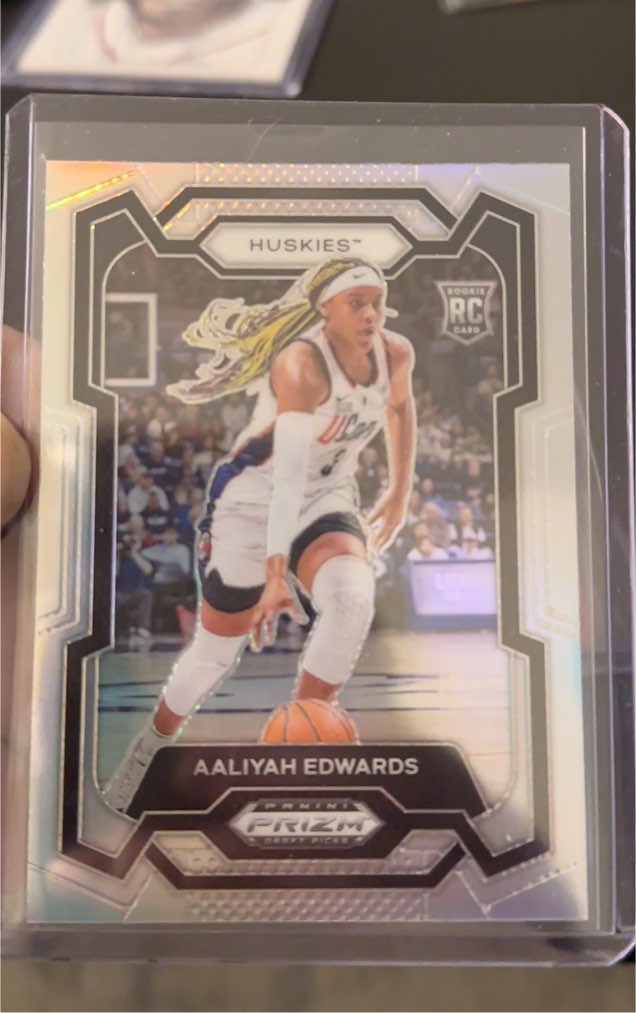 2024 Panini Prizm Draft Picks #3 Aaliyah Edwards — front