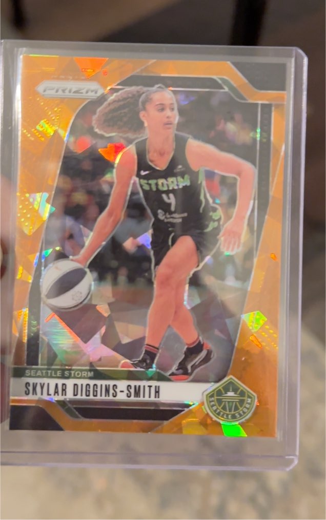 2024 Panini Prizm WNBA #76 Skylar Diggins-Smith Orange Cracked Ice — front