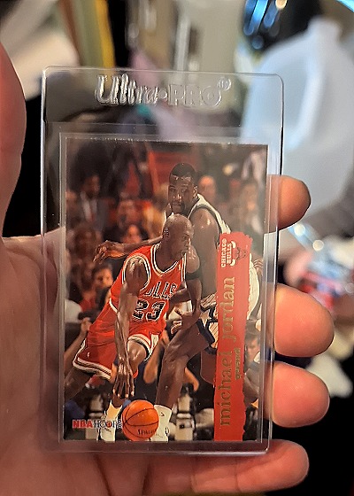 1995 NBA Hoops #21 Michael Jordan vs. Shaquille O'Neal — front